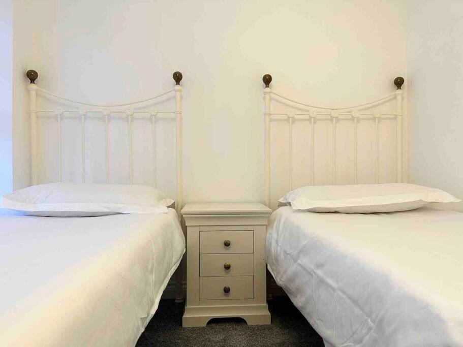 Serene Home Ideally Connected To Central London Bromley kerület Kültér fotó