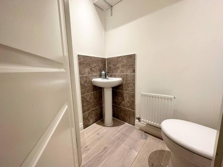 Serene Home Ideally Connected To Central London Bromley kerület Kültér fotó