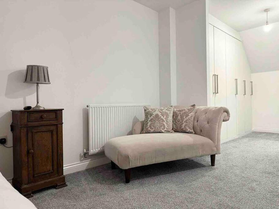 Serene Home Ideally Connected To Central London Bromley kerület Kültér fotó
