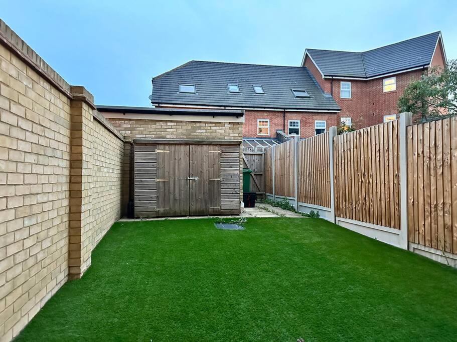 Serene Home Ideally Connected To Central London Bromley kerület Kültér fotó